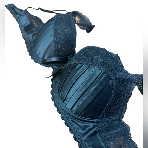 NWOT Pleasure State contour plunge lightly padded push-up satin and lace bra - Picture 1 of 9